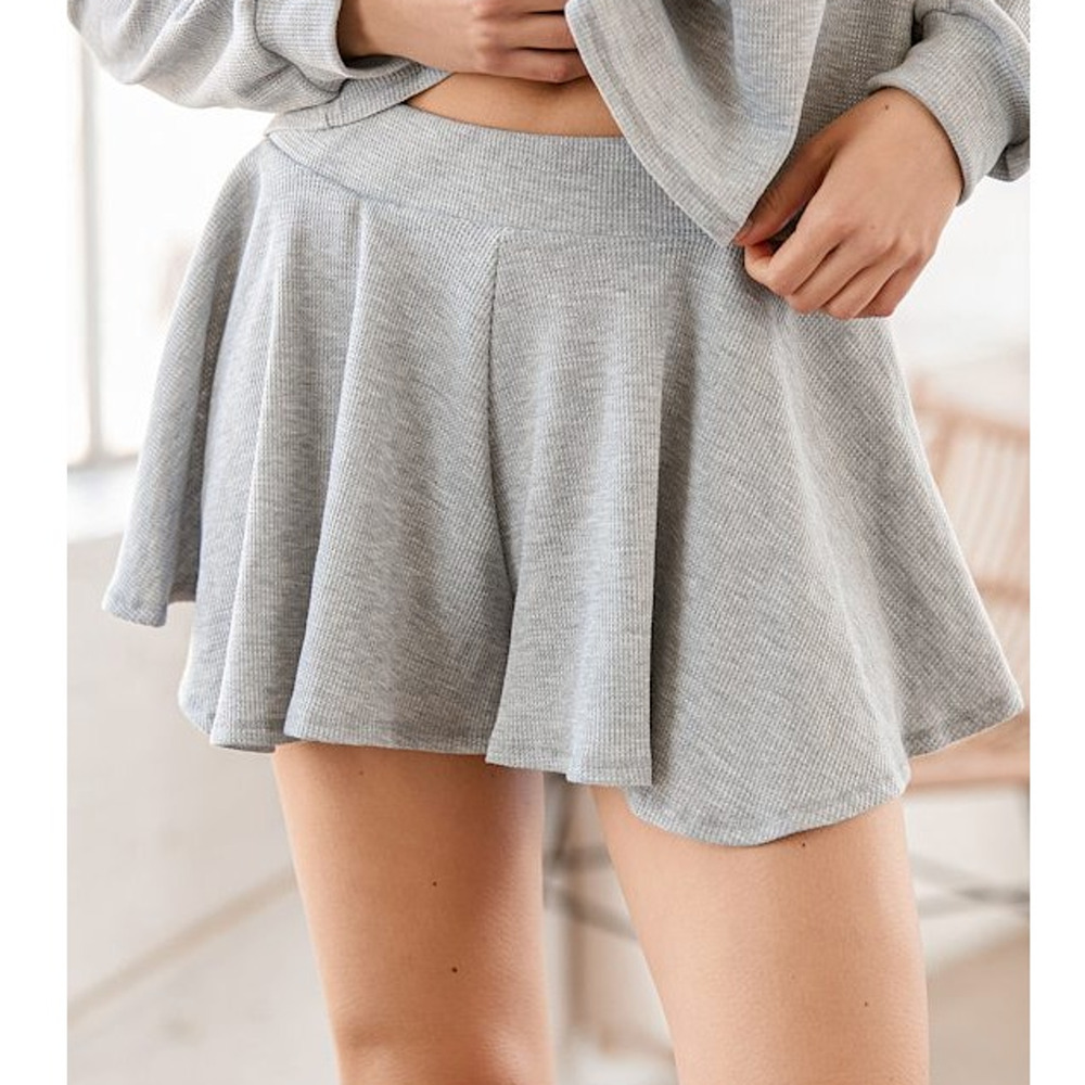 Lulus Expert Chiller Heather Grey Waffle Knit Shorts size Small NWT